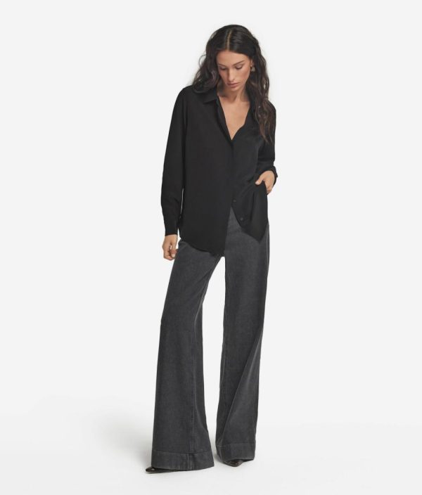 Taralawrence.shopf00547fd86 1