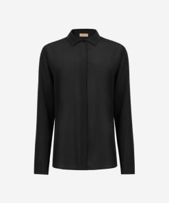 Taralawrence.shopf00547fd86 5