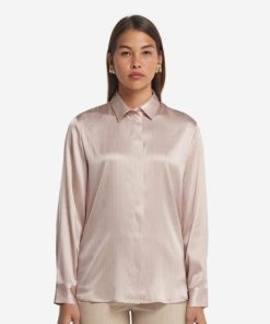 Taralawrence.shopf48ba4b714 2