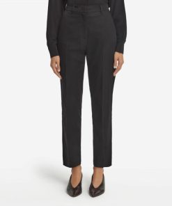 Taralawrence.shopf66ef1ea1f 2