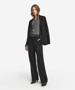 Taralawrence.shopfe83700357 1