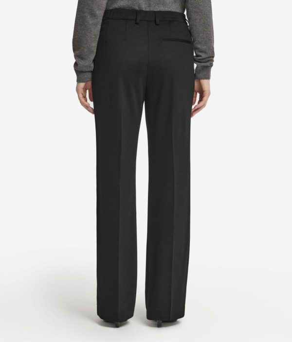 Taralawrence.shopfe83700357 3