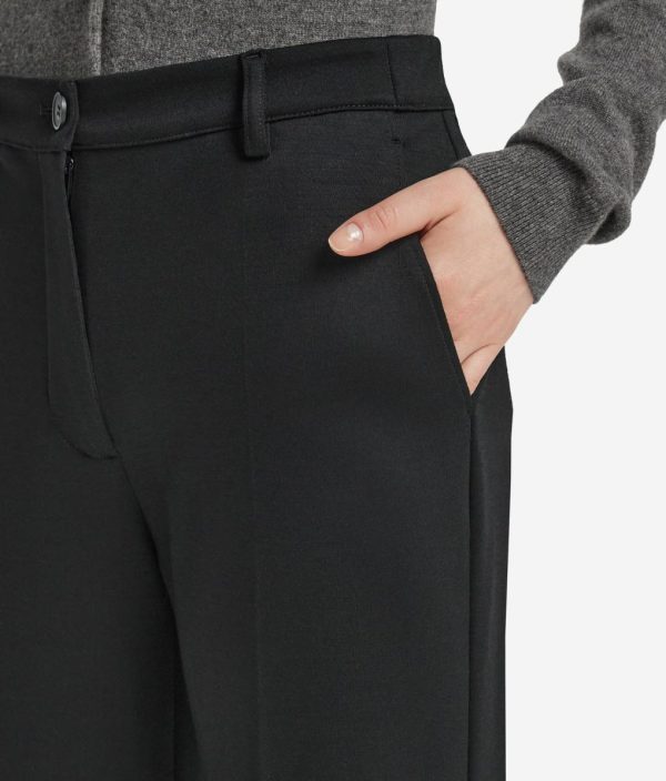 Taralawrence.shopfe83700357 4